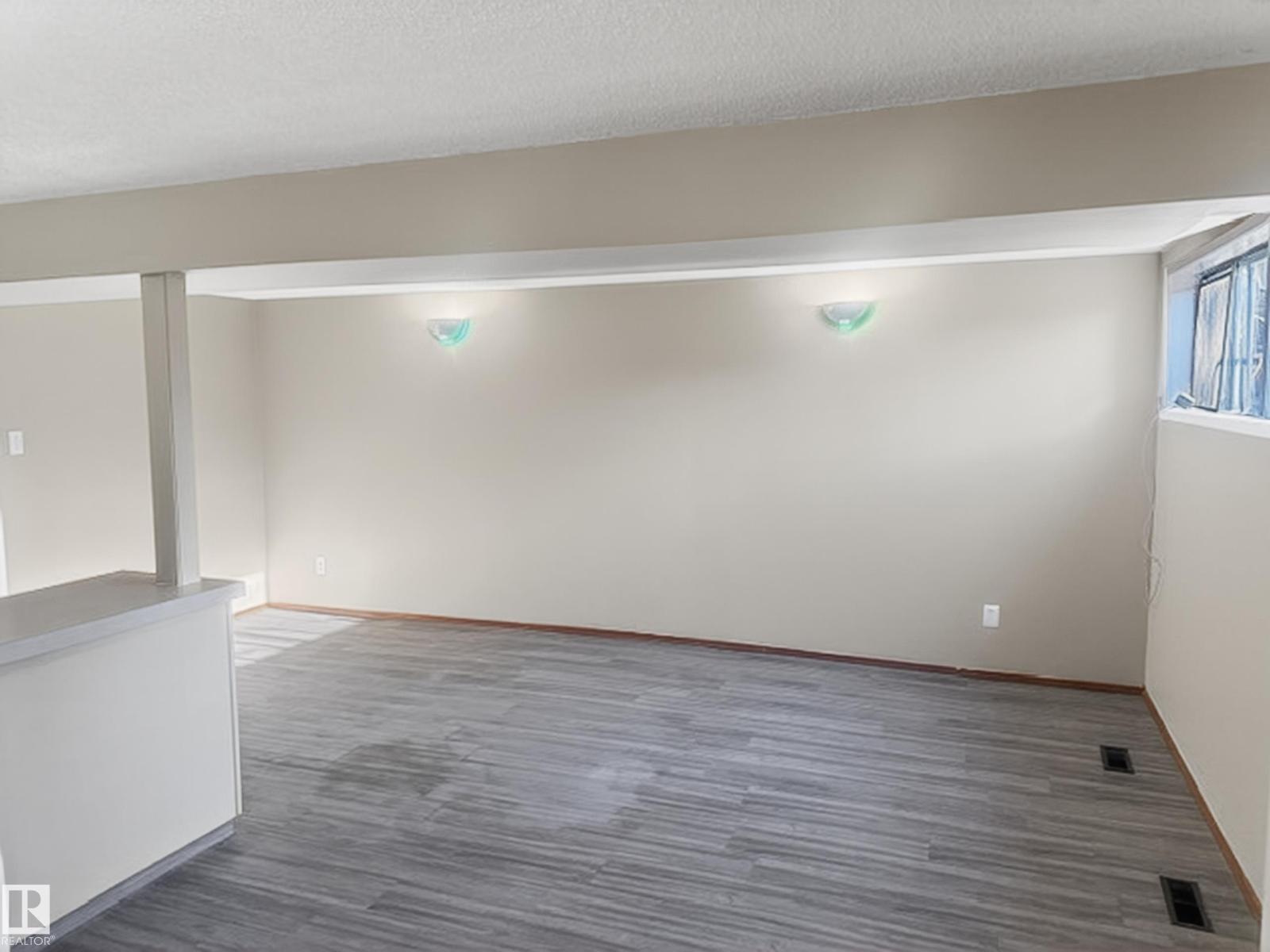 11043 / 11045 131 St Nw, Edmonton, Alberta  T5M 1B9 - Photo 32 - E4488234