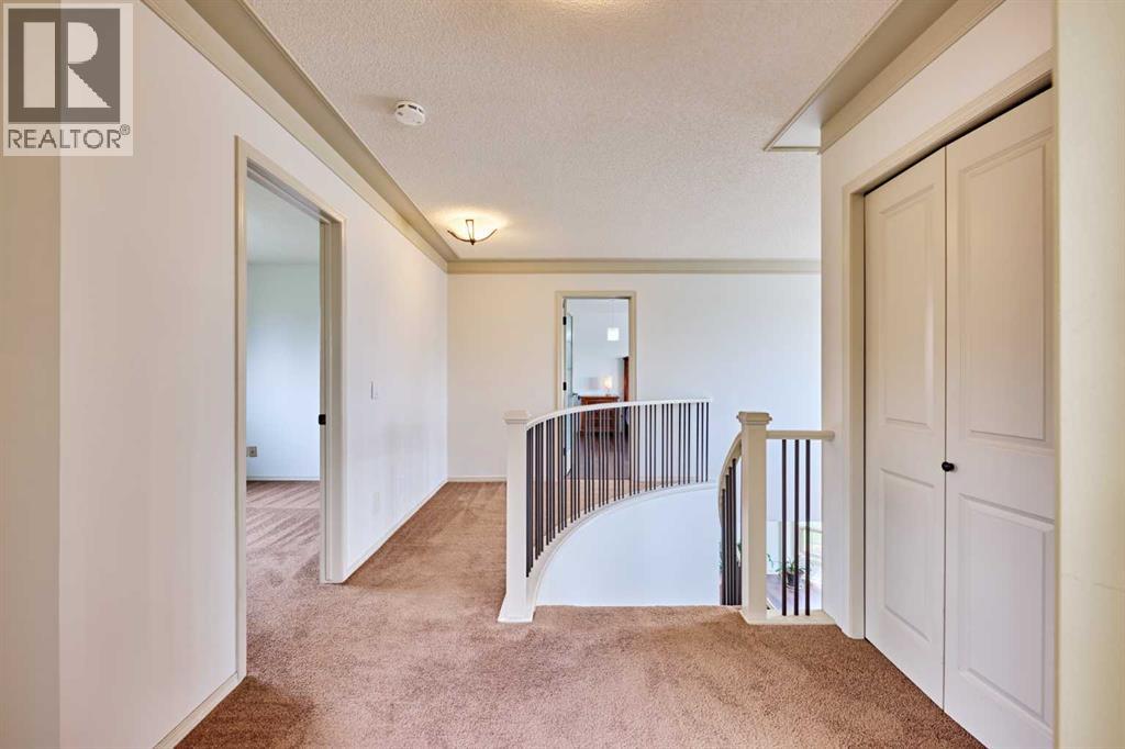 243 Hampshire Close NW, Calgary, Alberta  T3A 4X9 - Photo 25 - A2308341