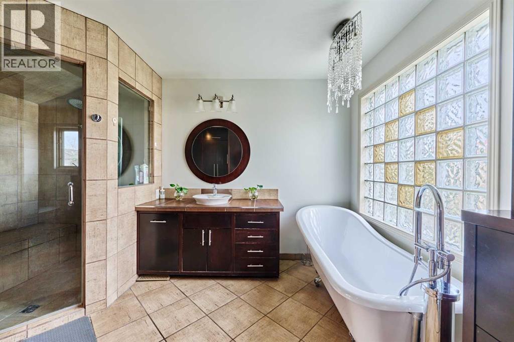 243 Hampshire Close NW, Calgary, Alberta  T3A 4X9 - Photo 29 - A2308341