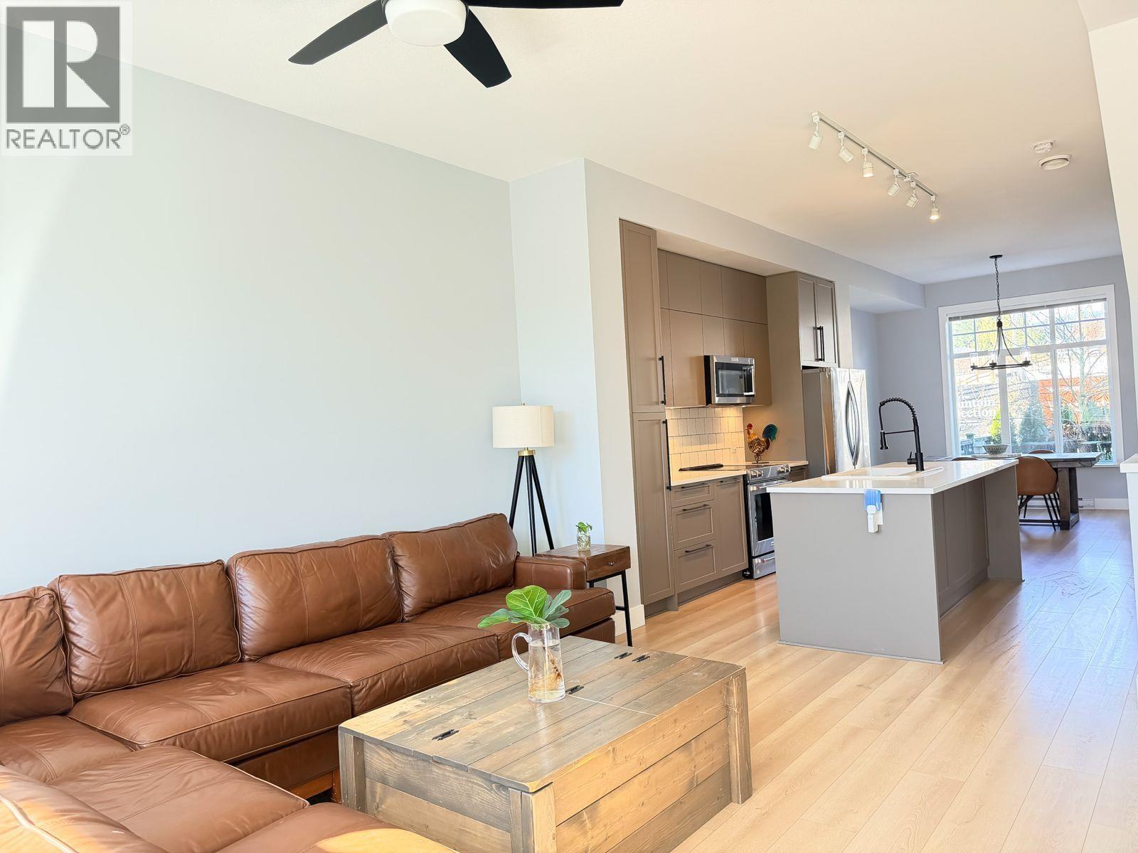 43 3552 VICTORIA DRIVE, Coquitlam, British Columbia