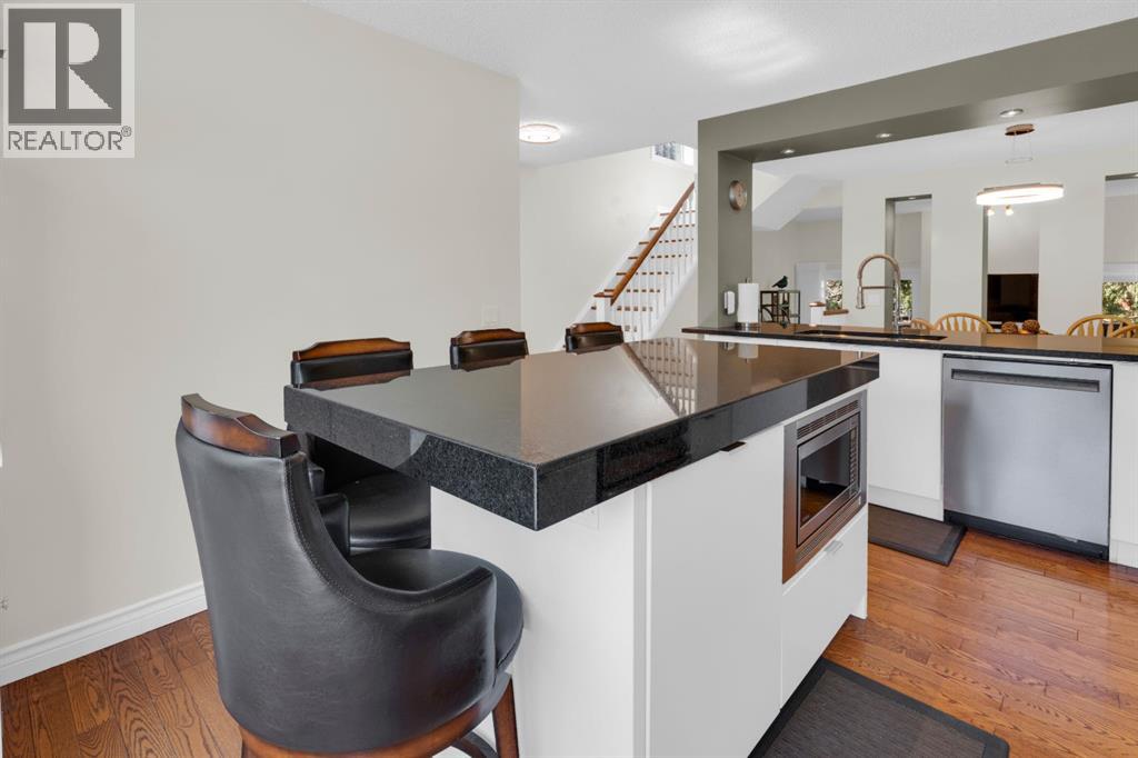 111 Point Drive NW, Calgary, Alberta  T3B 5C8 - Photo 6 - A2311599