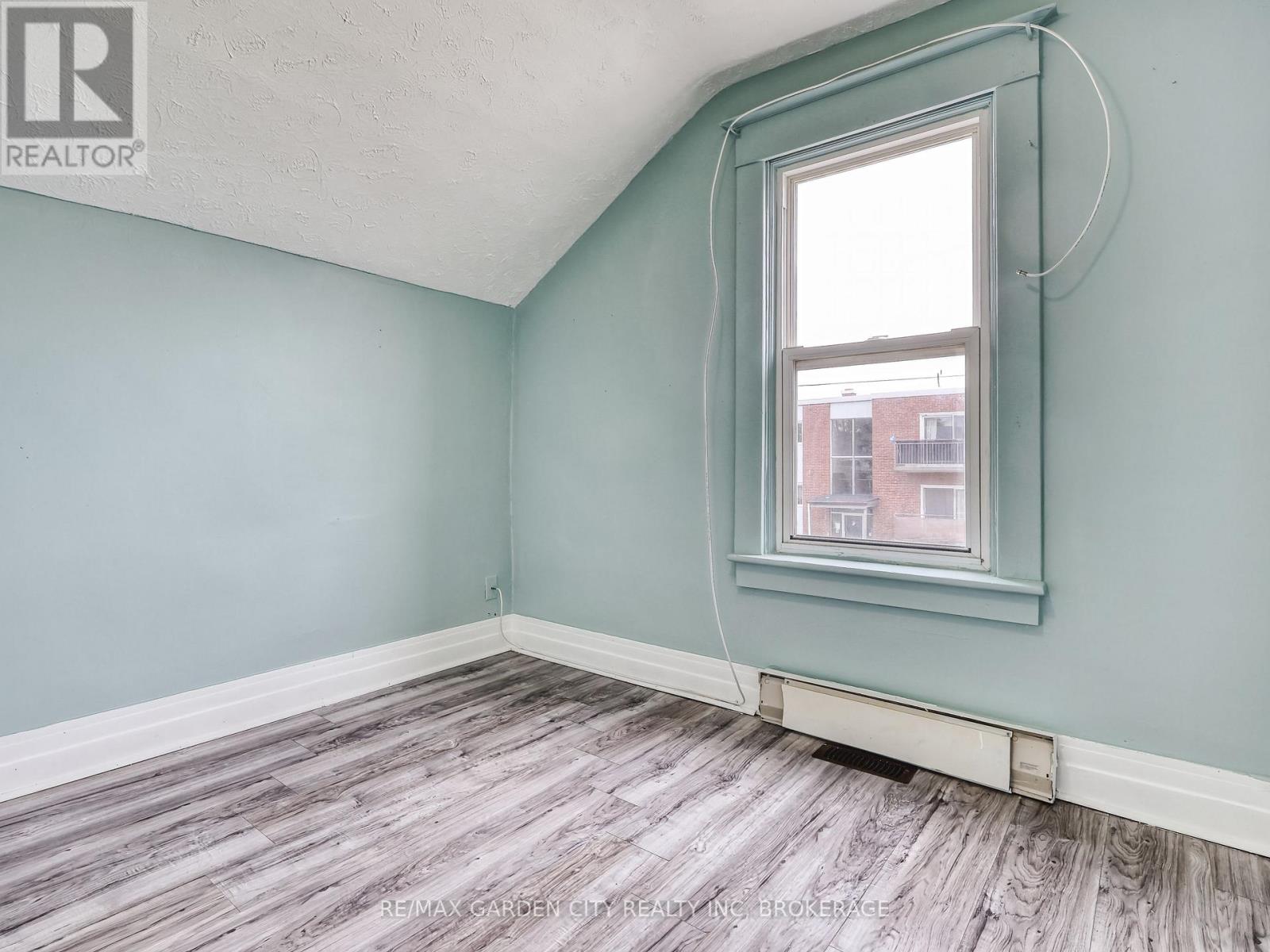 99 Page Street, St. Catharines (E. Chester), Ontario  L2R 4A8 - Photo 16 - X13137826