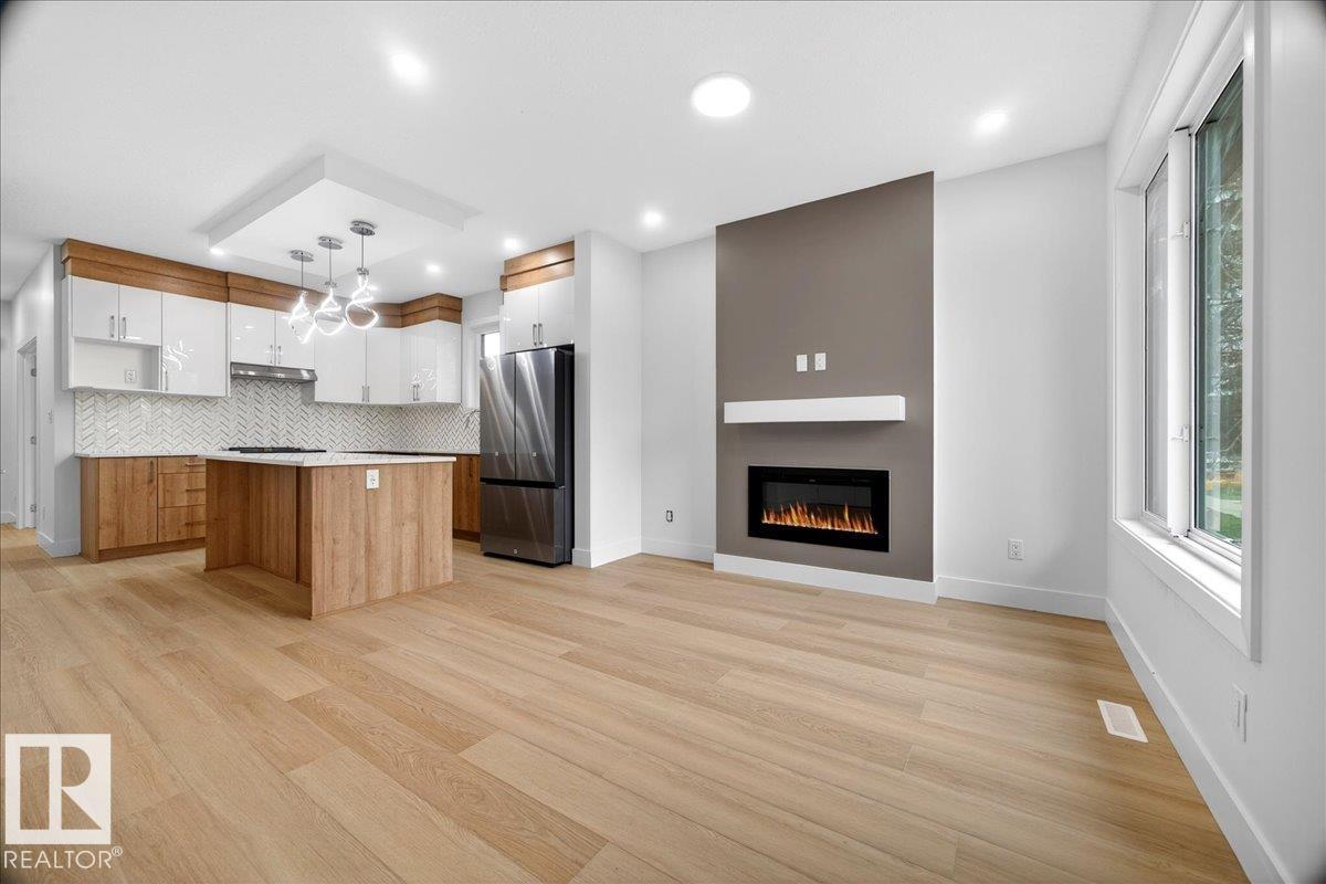 10637 68 Av Nw, Edmonton, Alberta  T6H 2Y2 - Photo 6 - E4488236
