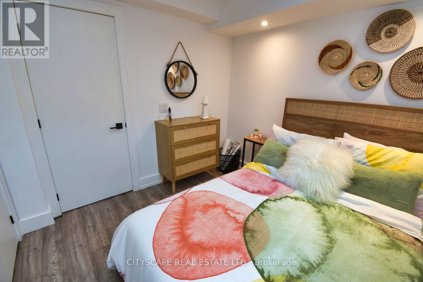 703 Markham Street, Toronto, Ontario  M6G 2M2 - Photo 10 - C13137824