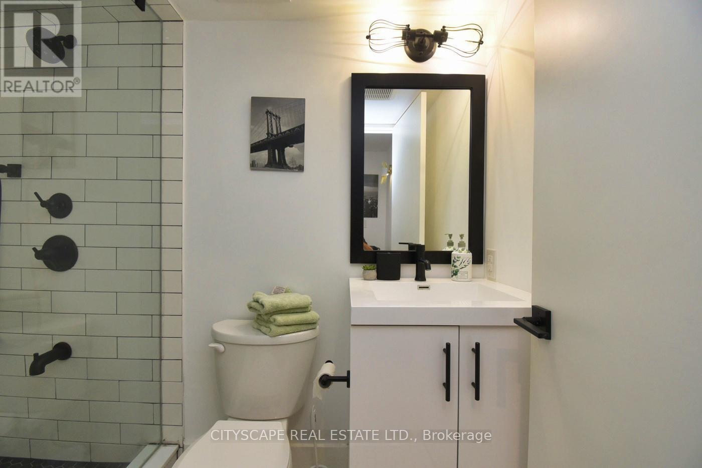 703 Markham Street, Toronto, Ontario  M6G 2M2 - Photo 11 - C13137824