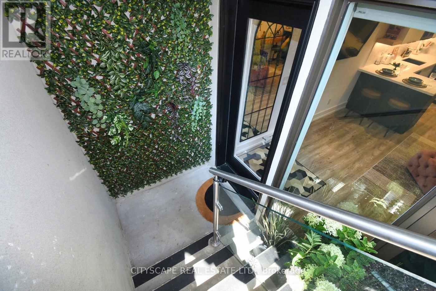 703 Markham Street, Toronto, Ontario  M6G 2M2 - Photo 15 - C13137824