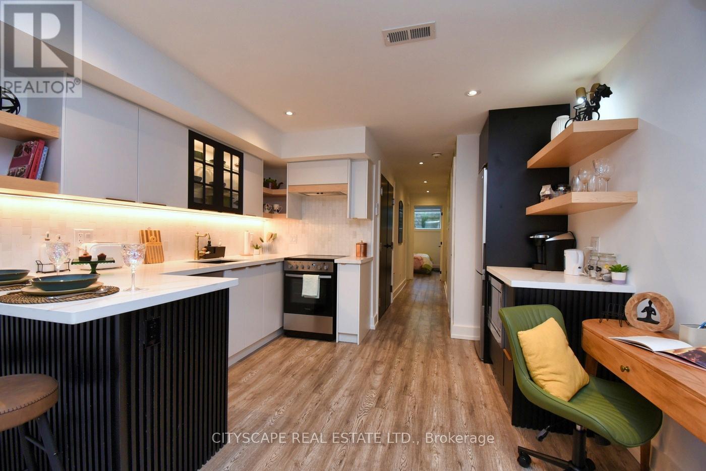 703 Markham Street, Toronto, Ontario  M6G 2M2 - Photo 7 - C13137824