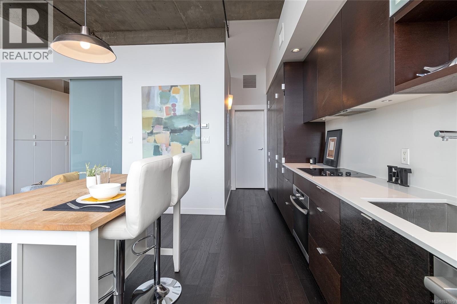312 770 Fisgard St, Victoria, British Columbia  V8W 0B8 - Photo 18 - 1037079