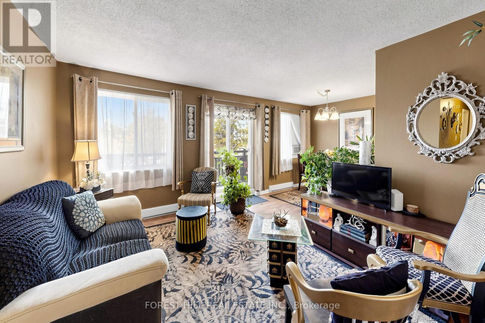304 - 131 TAUNTON ROAD E, Oshawa, Ontario