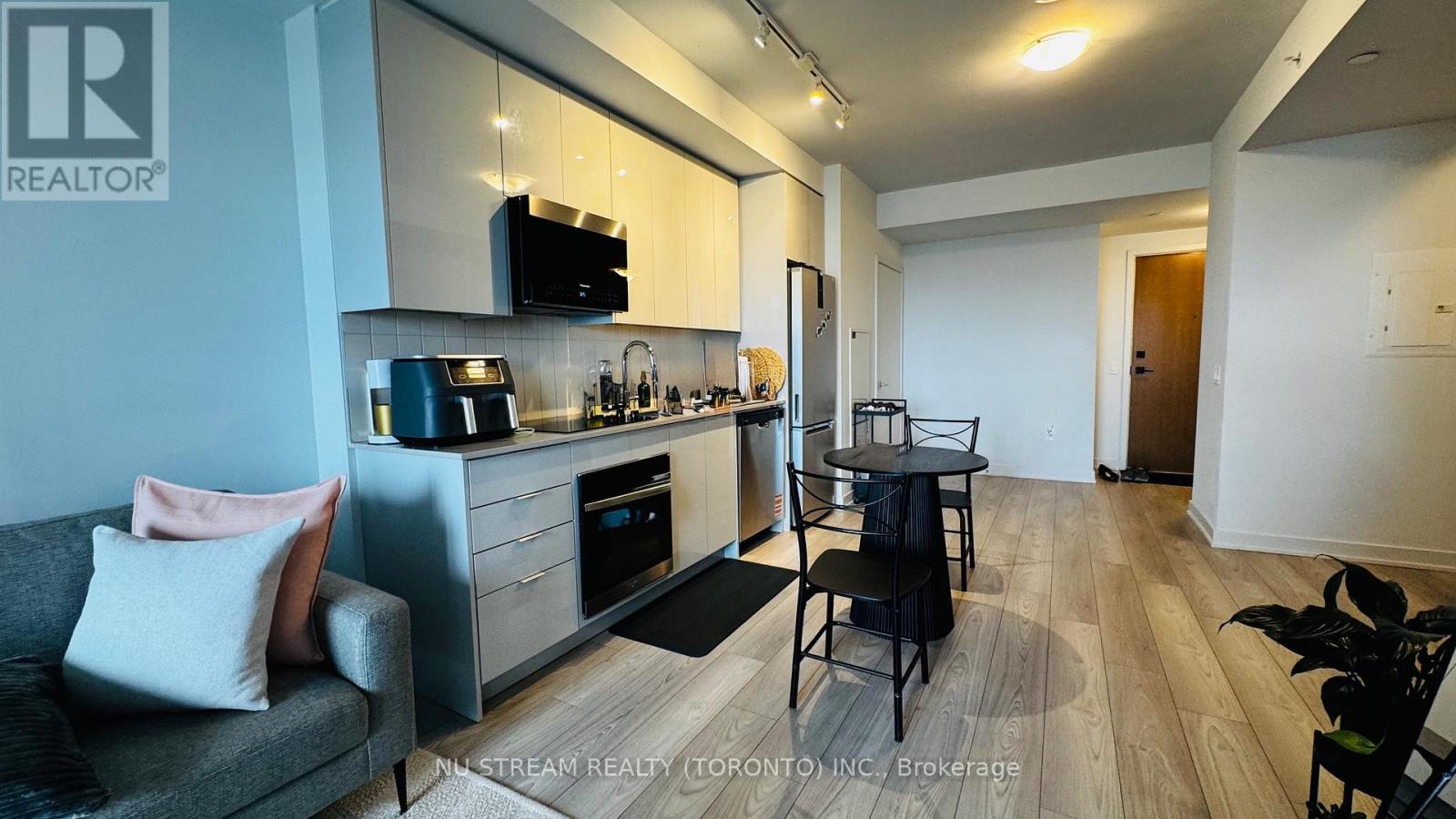 904 - 2920 Highway 7 Road W, Vaughan, Ontario  L4K 0P4 - Photo 2 - N13137842