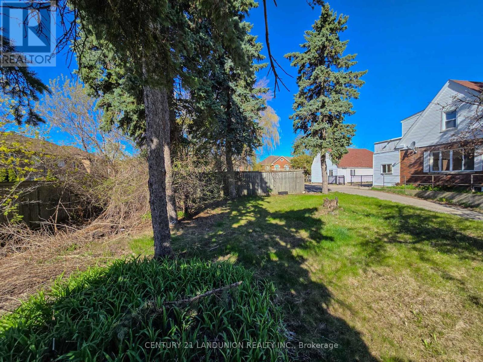 11960 Yonge Street, Richmond Hill, Ontario  L4E 3N6 - Photo 7 - N12933530