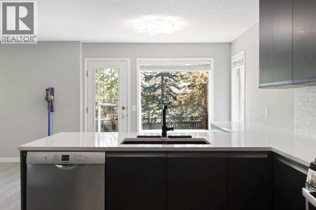 40 Mt Assiniboine Circle SE, Calgary, Alberta  T2Z 2N8 - Photo 13 - A2310951