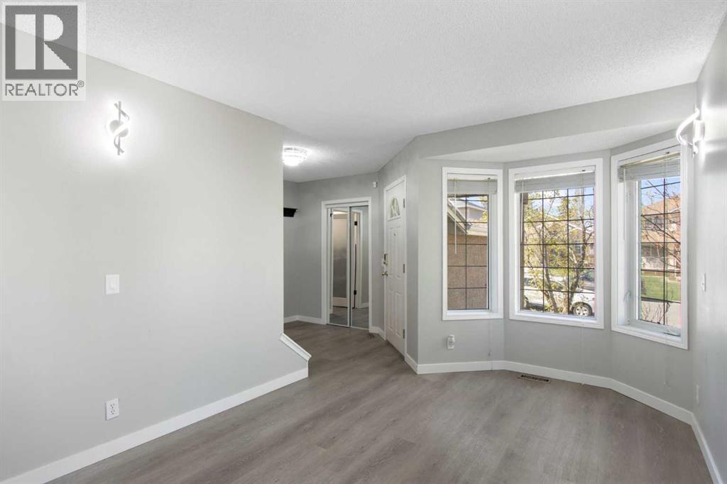 40 Mt Assiniboine Circle SE, Calgary, Alberta  T2Z 2N8 - Photo 6 - A2310951
