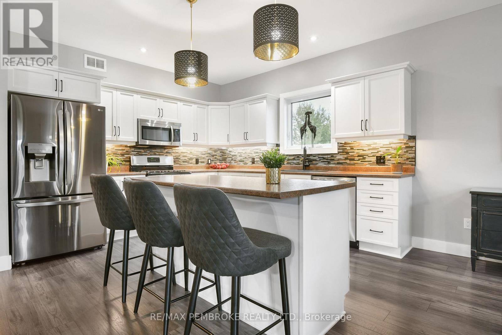 35 Vera Crescent, Whitewater Region, Ontario  K0J 1C0 - Photo 17 - X13137866