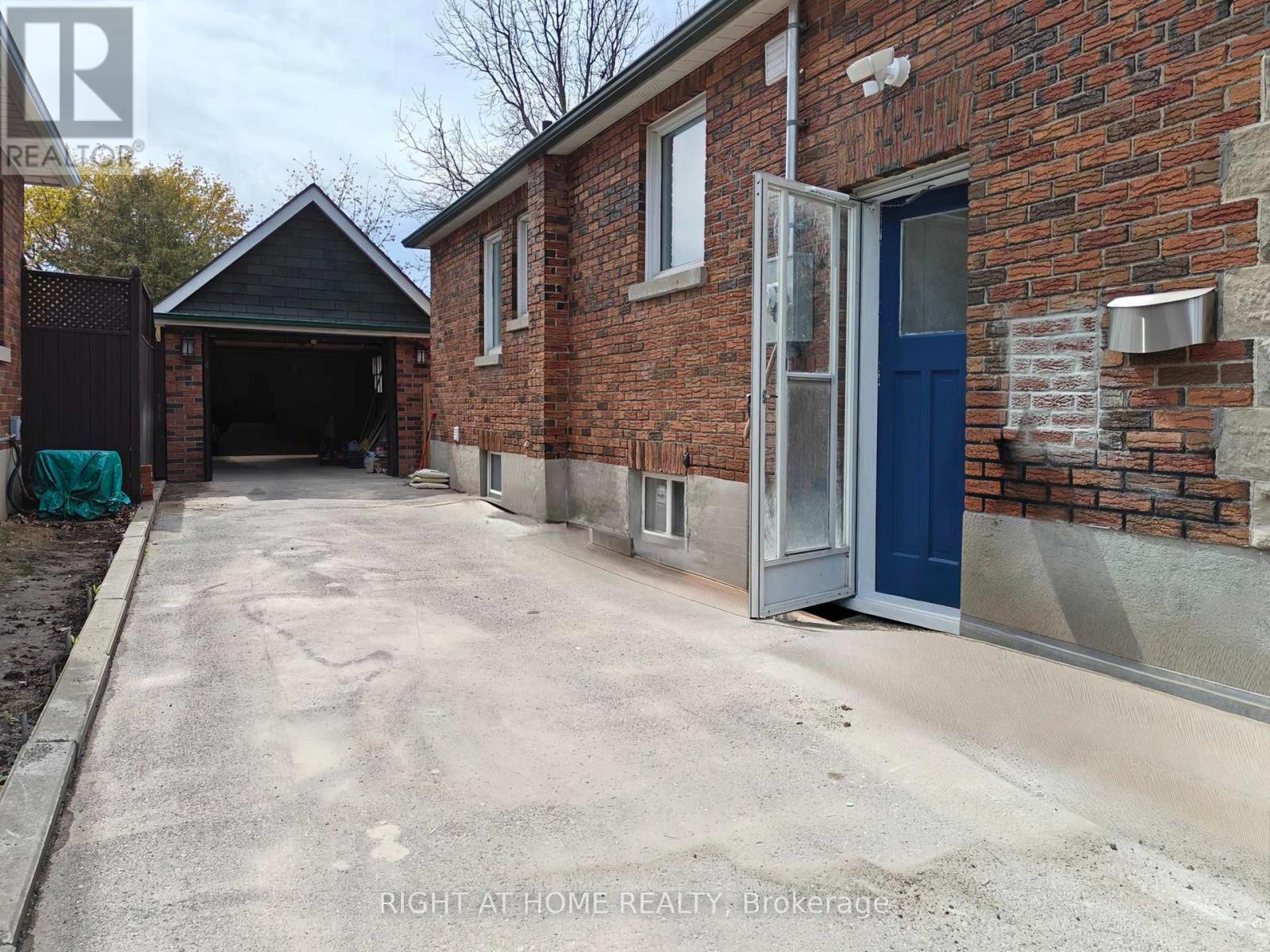 BASEMENT - 92 CADILLAC AVENUE S, Oshawa, Ontario