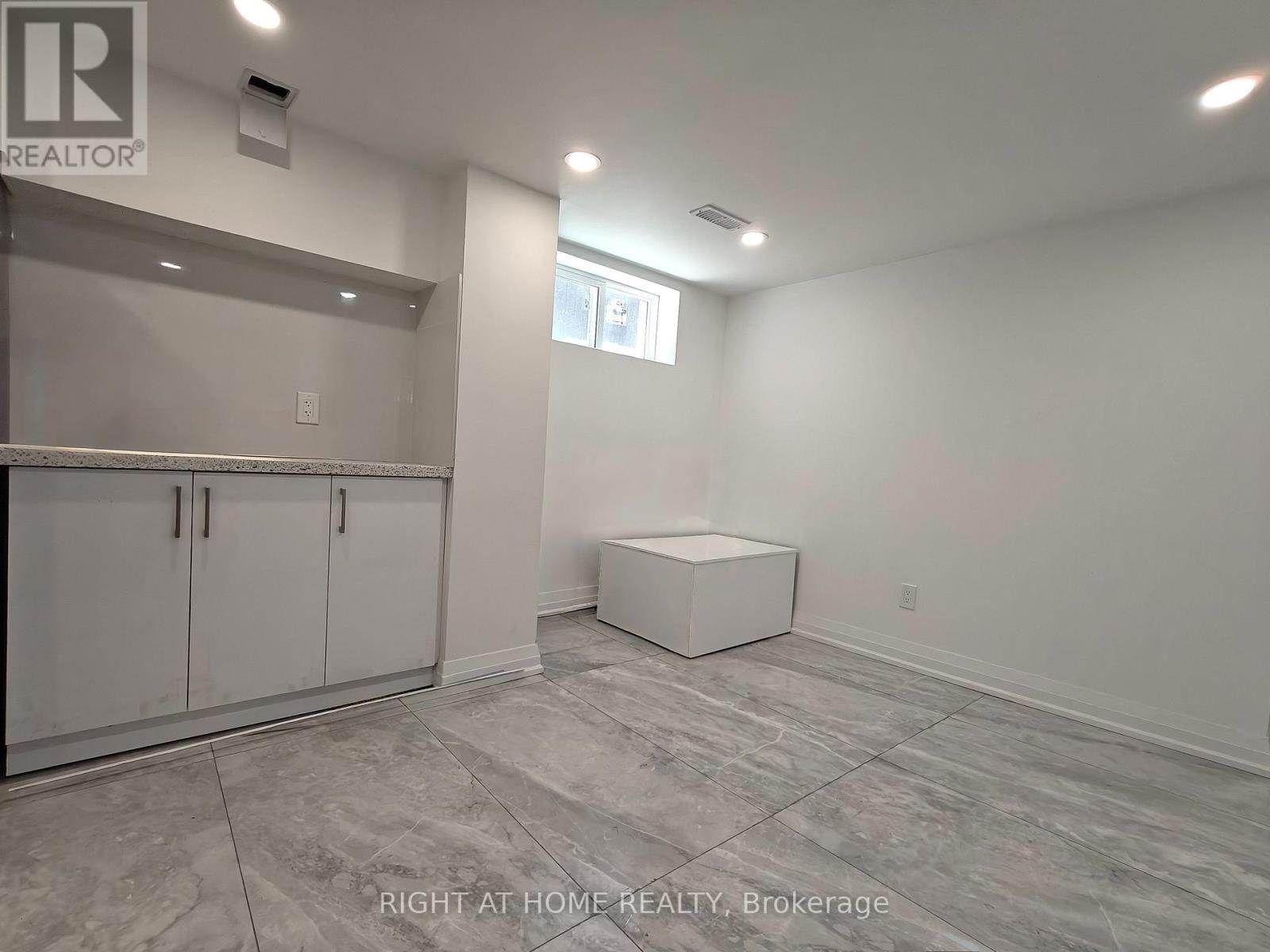 Basement - 92 Cadillac Avenue S, Oshawa, Ontario  L1H 5Z2 - Photo 8 - E13137858