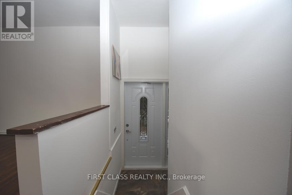 87 Vauxhall Drive, Toronto, Ontario  M1P 1R1 - Photo 2 - E13137880