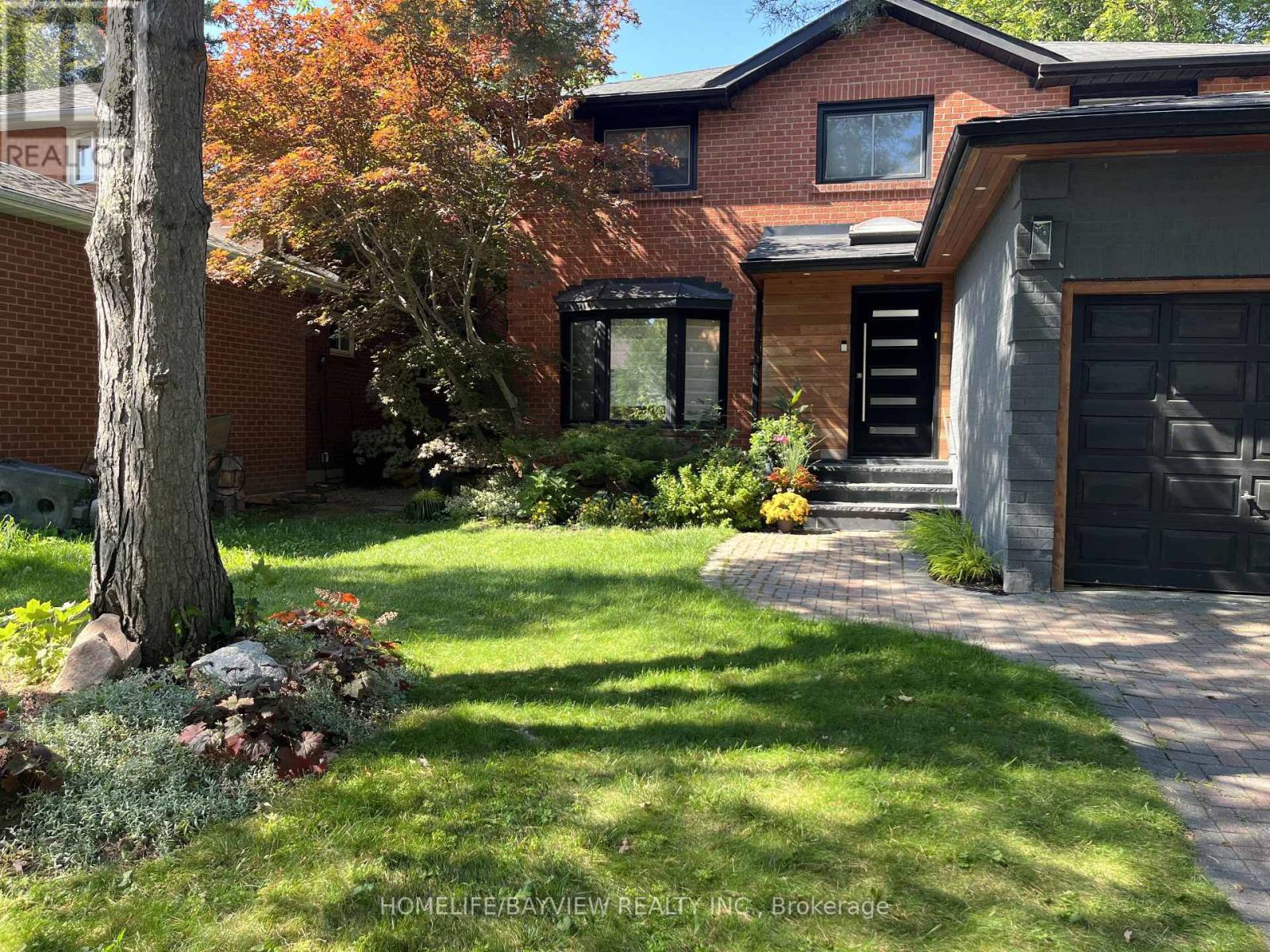 8 Sala Drive, Richmond Hill, Ontario  L4C 8C2 - Photo 2 - N13137876