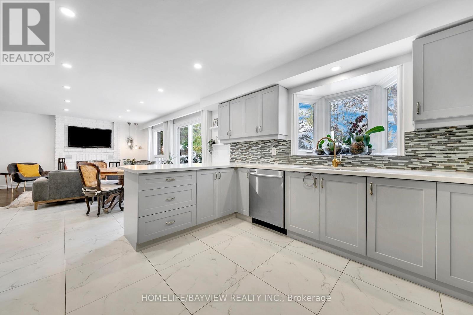 8 Sala Drive, Richmond Hill, Ontario  L4C 8C2 - Photo 21 - N13137876