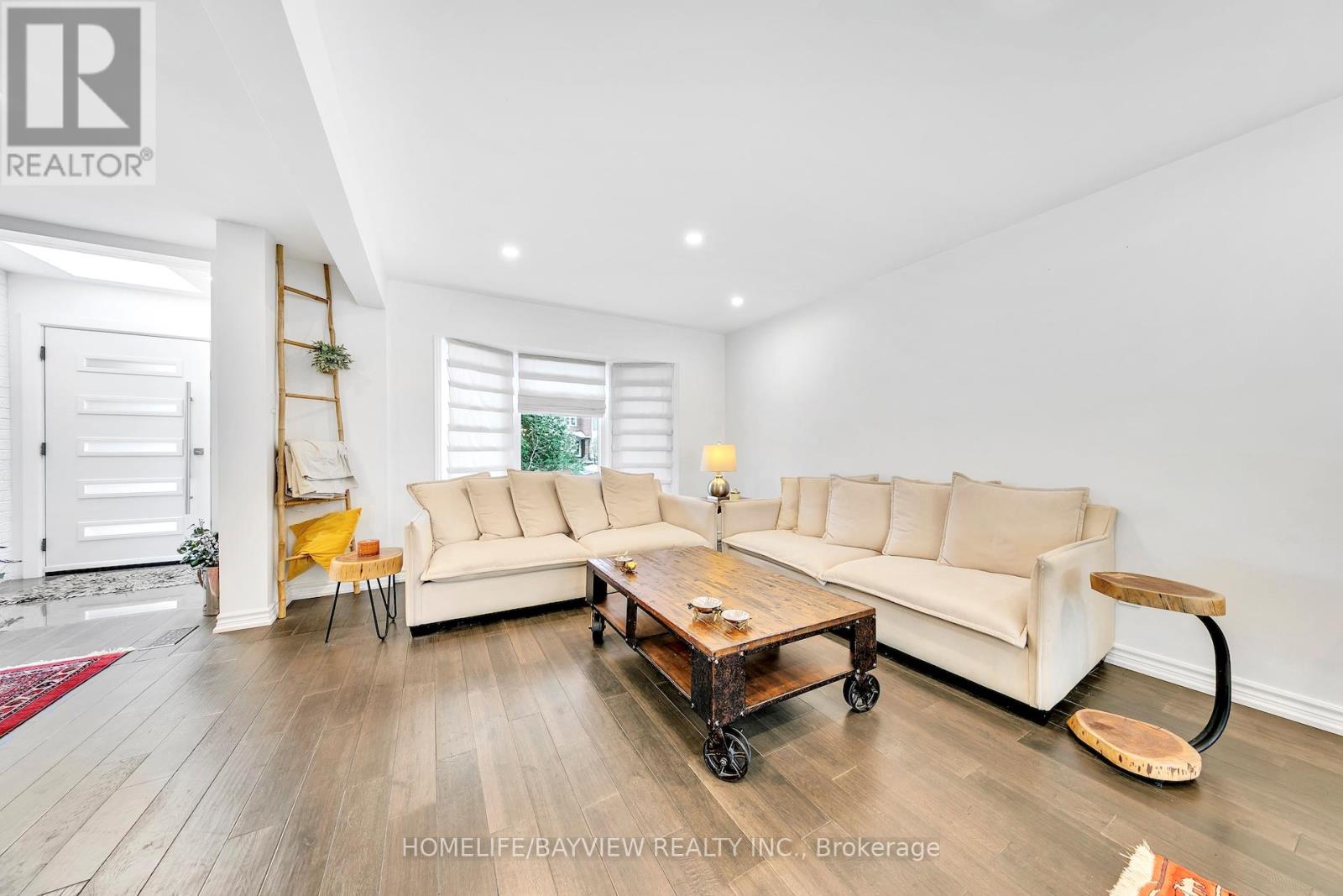 8 Sala Drive, Richmond Hill, Ontario  L4C 8C2 - Photo 6 - N13137876