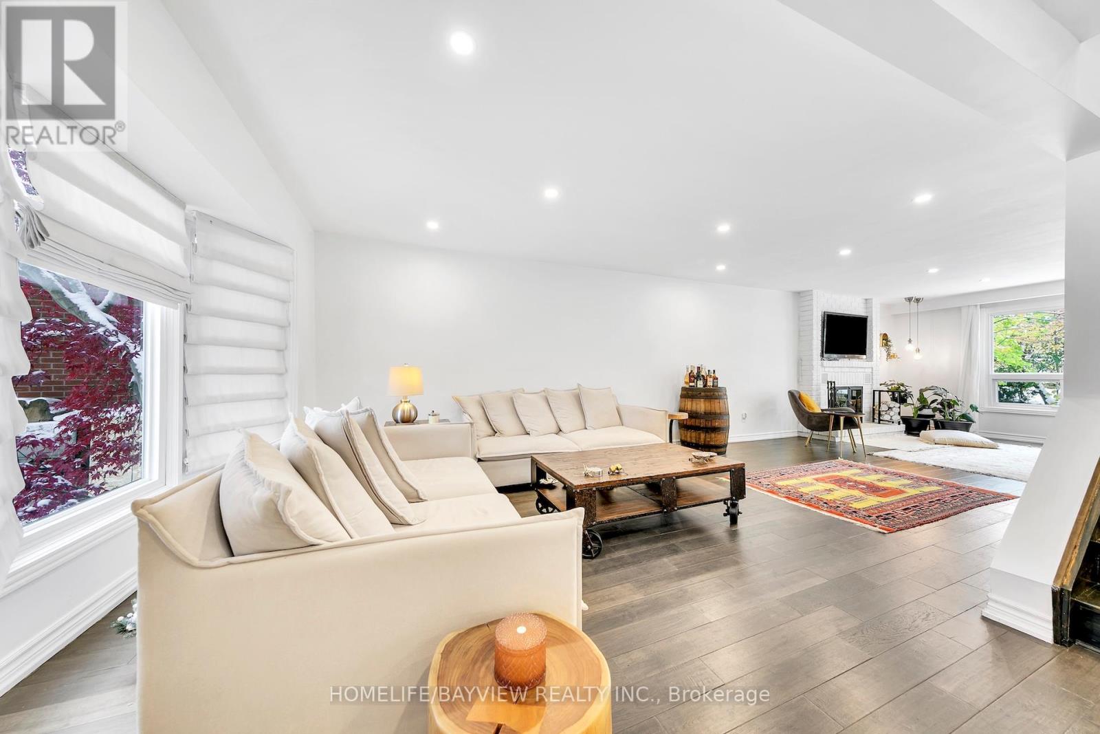 8 Sala Drive, Richmond Hill, Ontario  L4C 8C2 - Photo 7 - N13137876