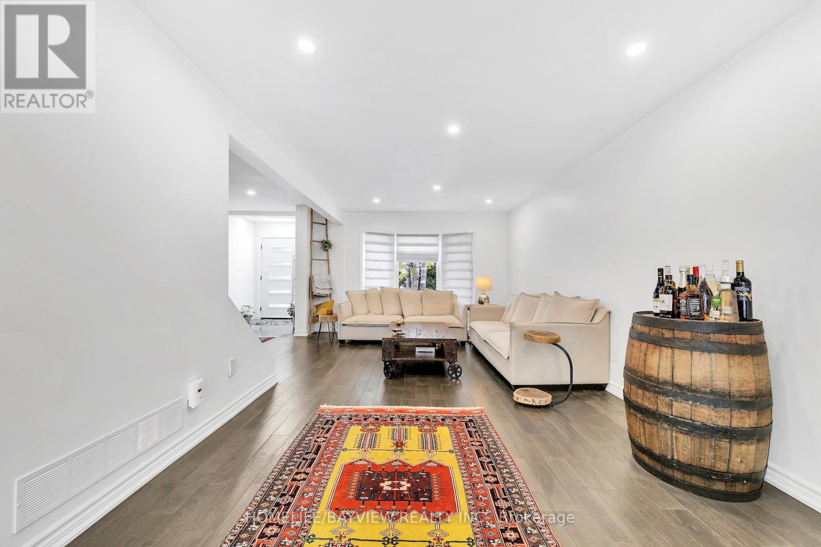 8 Sala Drive, Richmond Hill, Ontario  L4C 8C2 - Photo 8 - N13137876