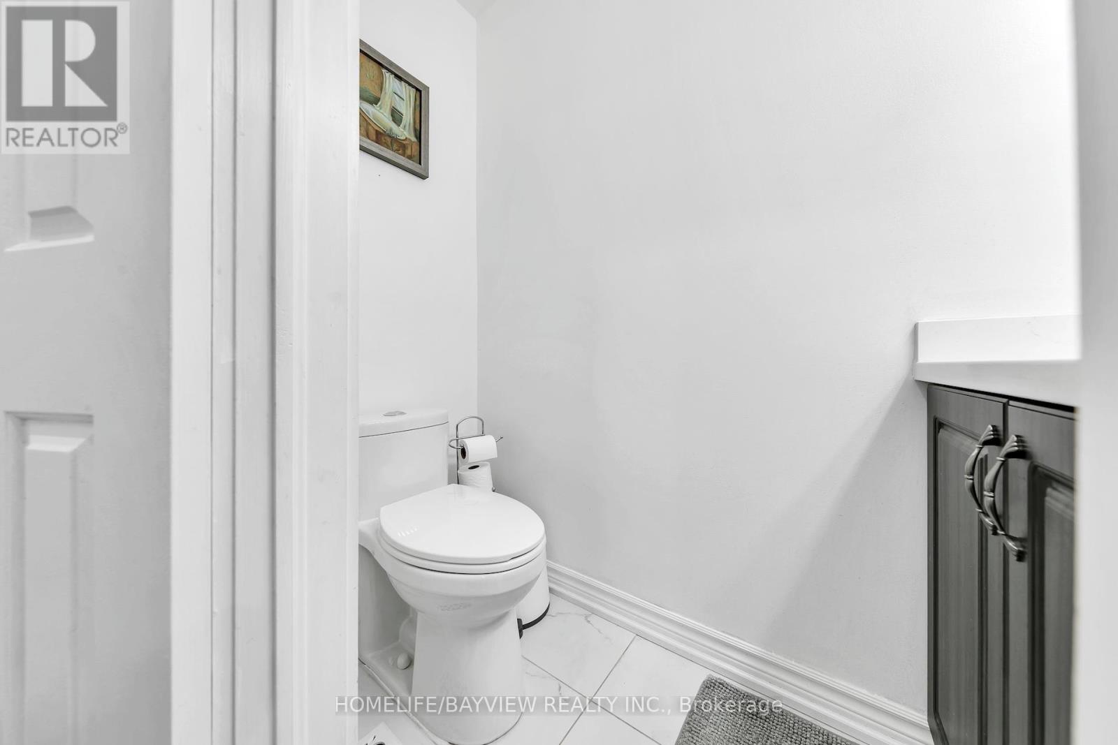 8 Sala Drive, Richmond Hill, Ontario  L4C 8C2 - Photo 9 - N13137876