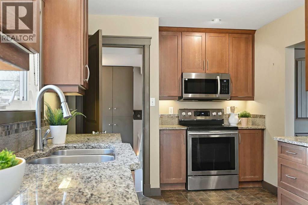 4108 Gatefield Avenue SW, Calgary, Alberta  T3E 4C5 - Photo 16 - A2311873