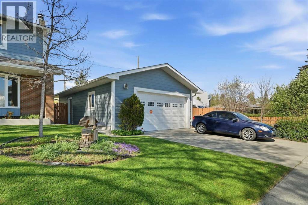4108 Gatefield Avenue SW, Calgary, Alberta  T3E 4C5 - Photo 5 - A2311873