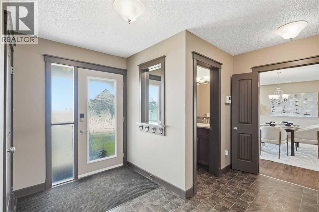 4108 Gatefield Avenue SW, Calgary, Alberta  T3E 4C5 - Photo 6 - A2311873