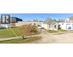9 MEDORA AVENUE West, Essex, Ontario