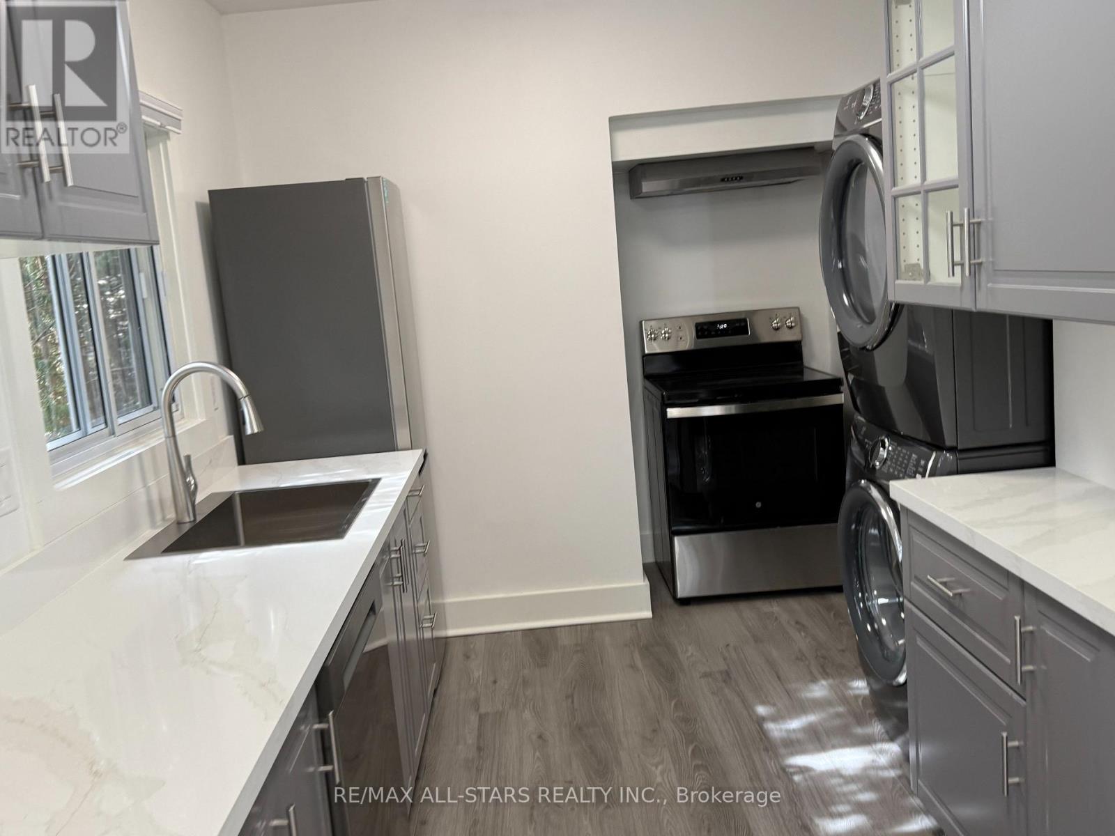 2 - 92 THIRTY NINTH STREET, Toronto, Ontario