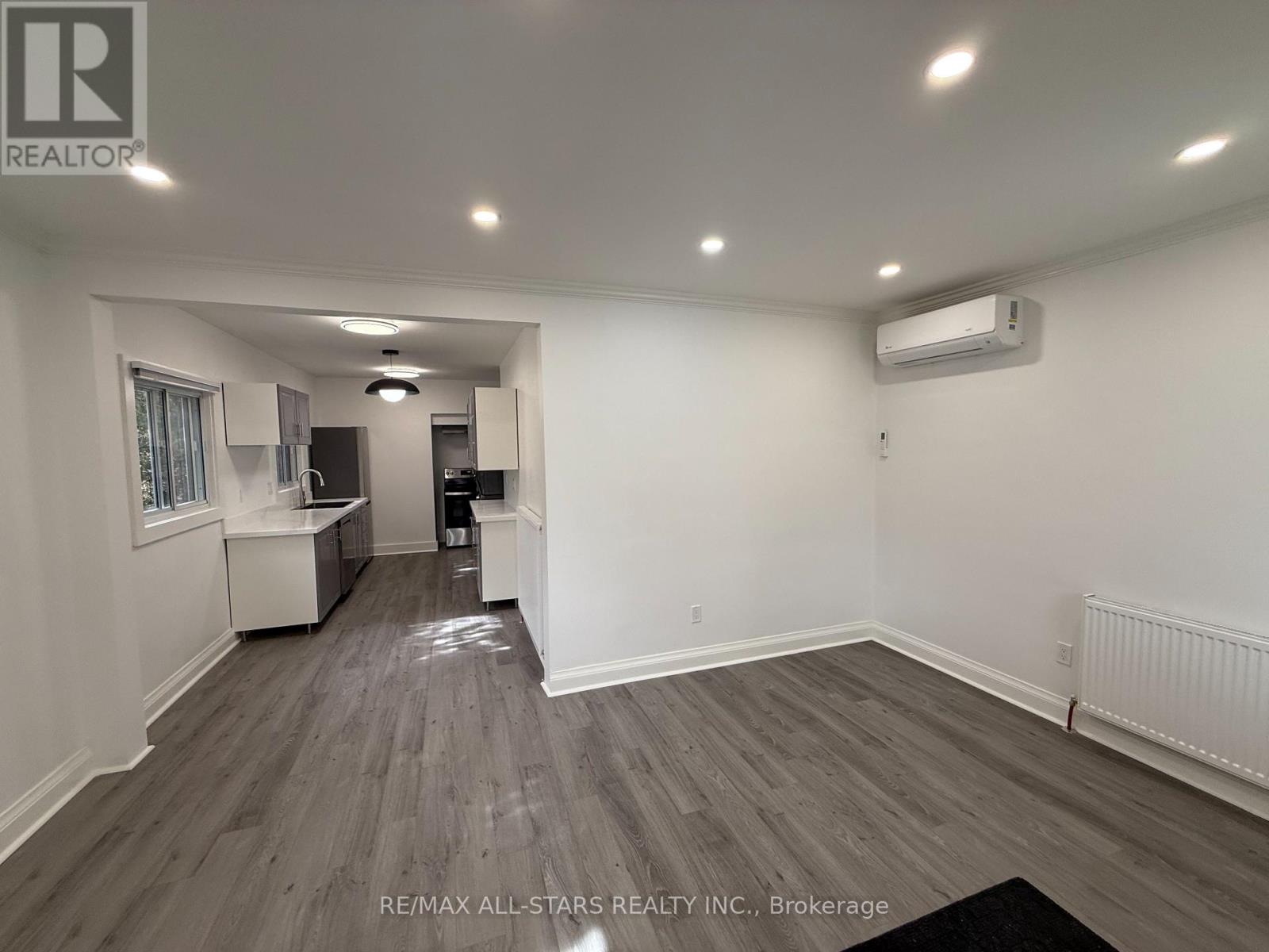 2 - 92 Thirty Ninth Street, Toronto, Ontario  M8W 3M7 - Photo 3 - W12844106