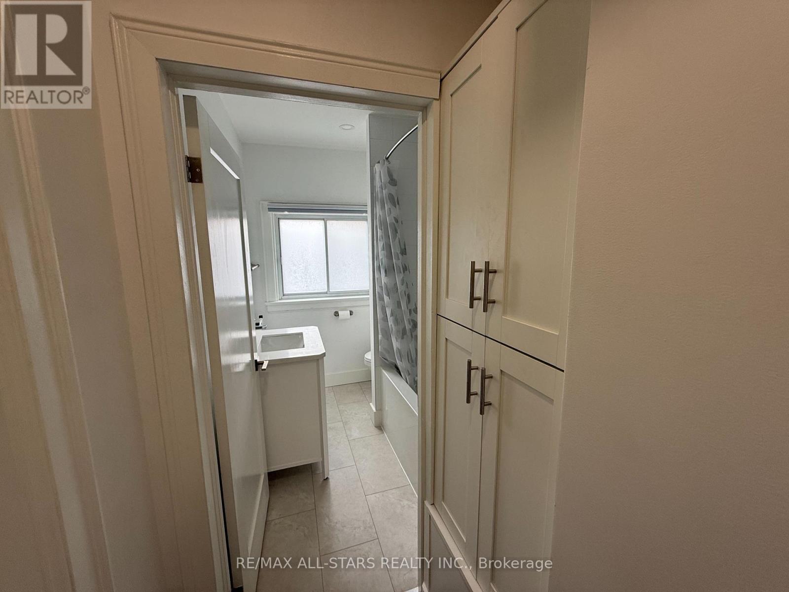 2 - 92 Thirty Ninth Street, Toronto, Ontario  M8W 3M7 - Photo 9 - W12844106