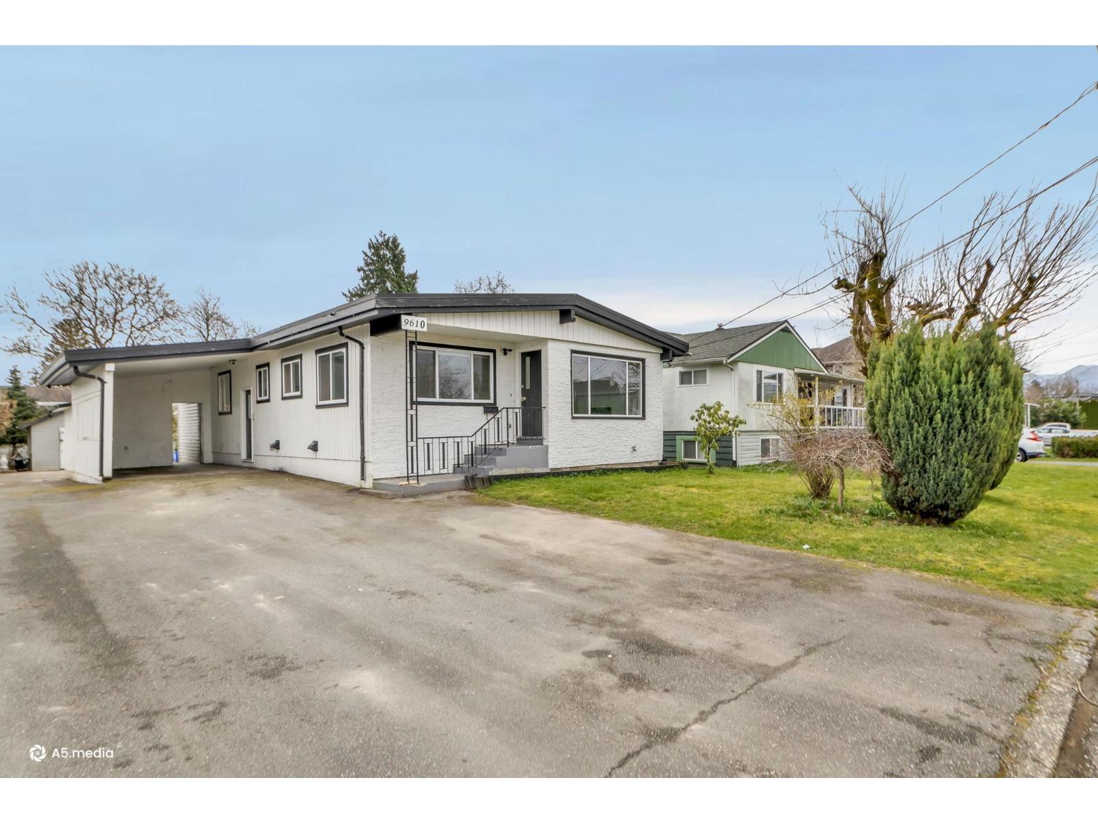 9610 Hazel Street, Chilliwack Proper East, Chilliwack, British Columbia  V2P 5N9 - Photo 2 - R3124149