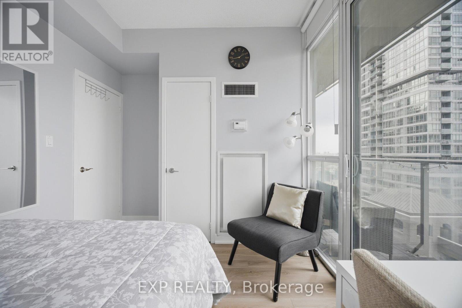 1907 - 126 Simcoe Street, Toronto, Ontario  M5H 4E6 - Photo 25 - C13137904