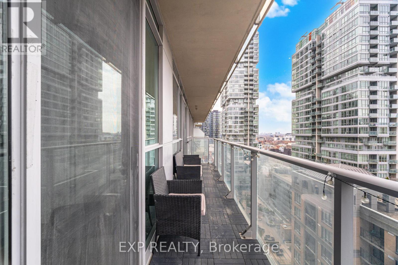 1907 - 126 Simcoe Street, Toronto, Ontario  M5H 4E6 - Photo 32 - C13137904