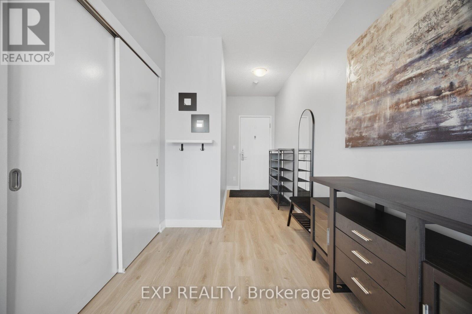 1907 - 126 Simcoe Street, Toronto, Ontario  M5H 4E6 - Photo 8 - C13137904