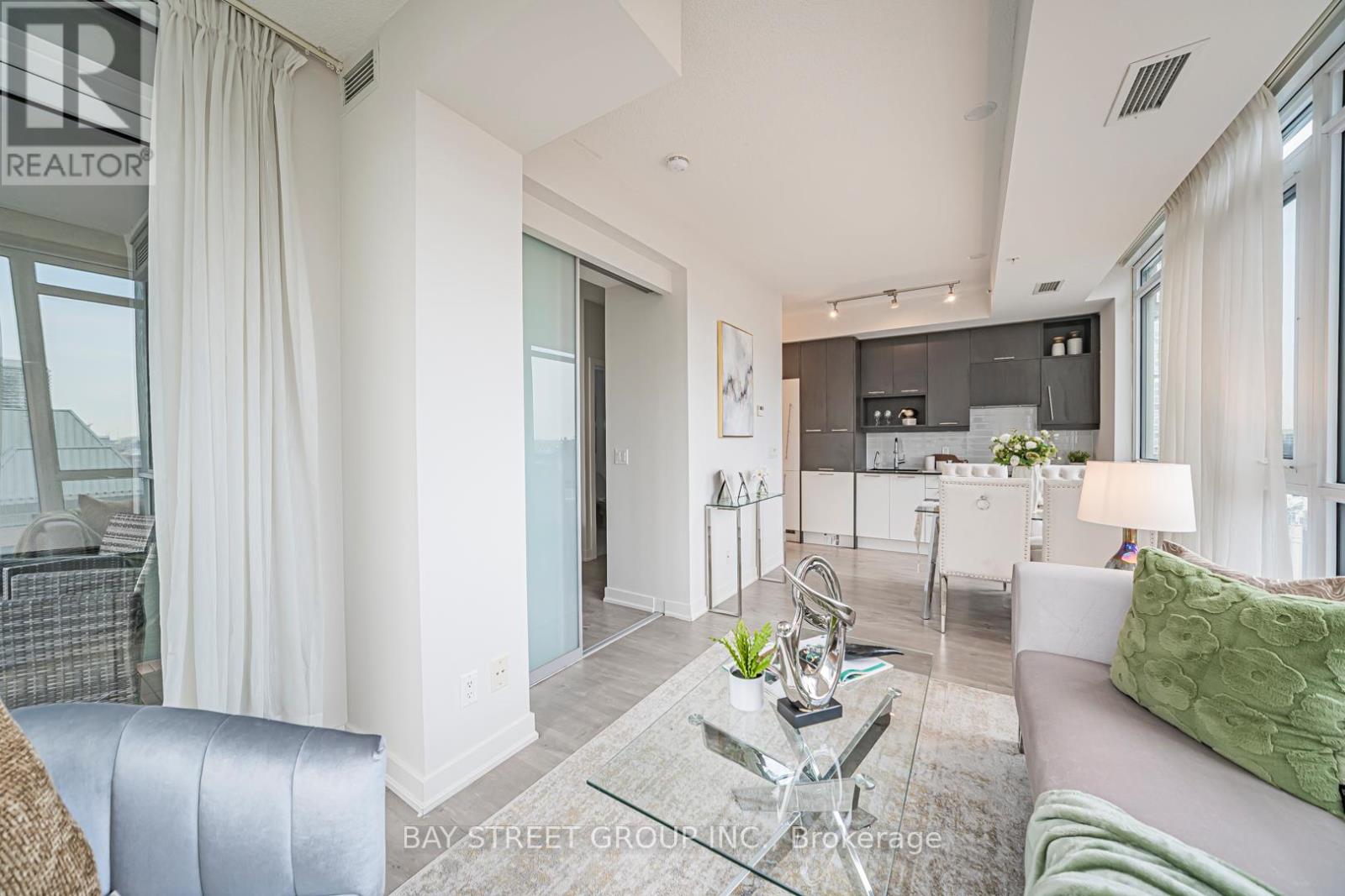 1502 - 30 Nelson Street, Toronto, Ontario  M5V 0H5 - Photo 4 - C13137916
