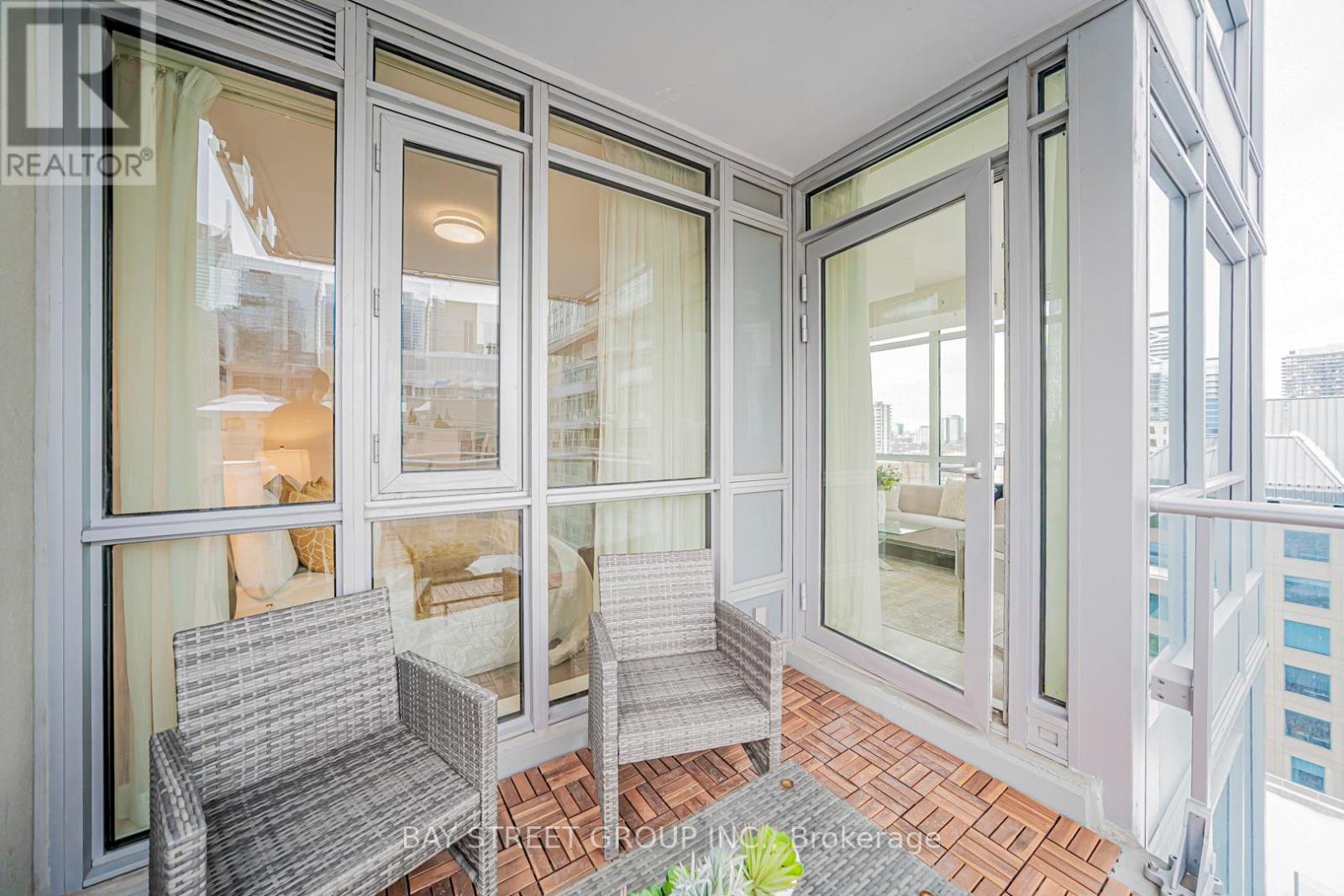 1502 - 30 Nelson Street, Toronto, Ontario  M5V 0H5 - Photo 45 - C13137916