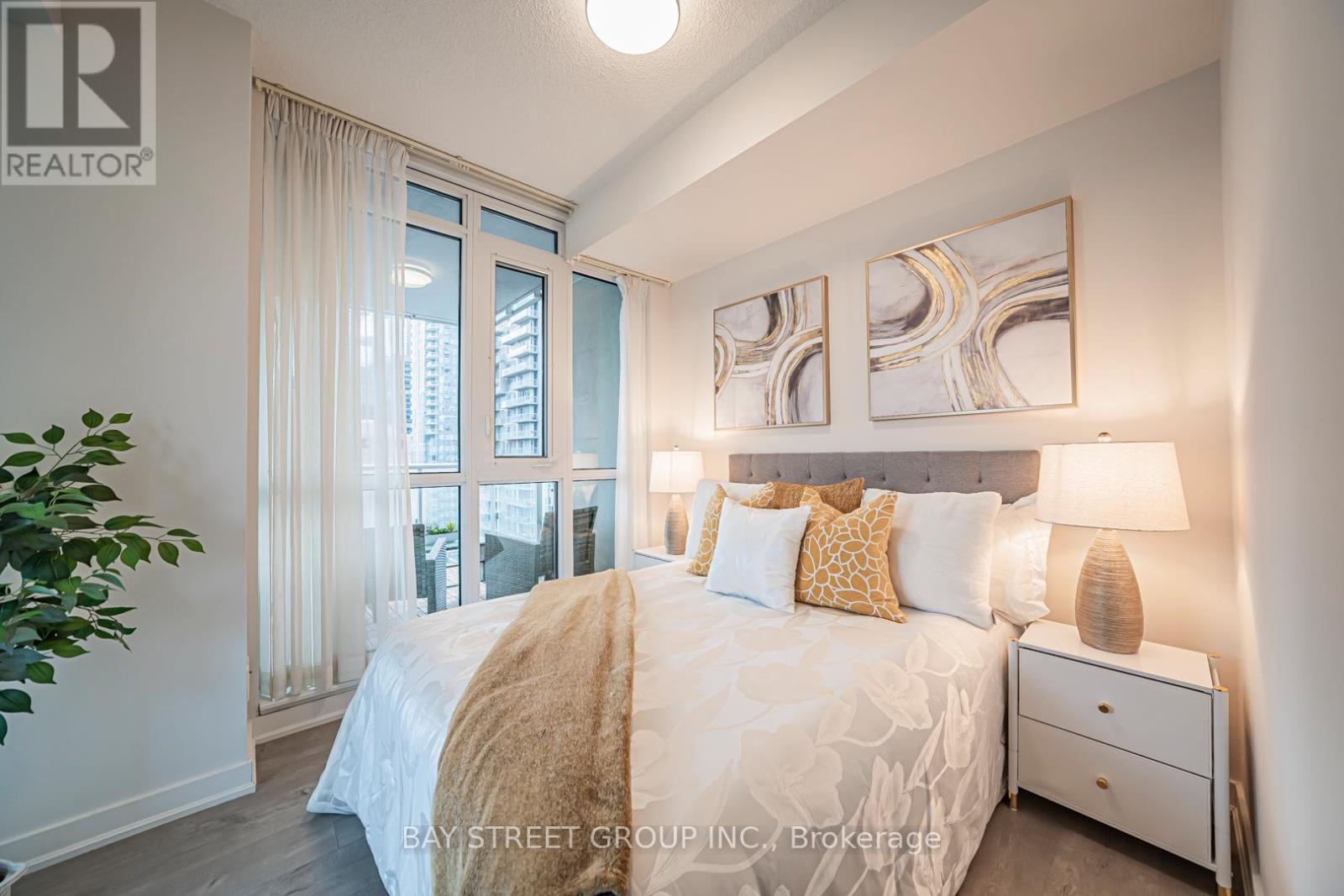 1502 - 30 Nelson Street, Toronto, Ontario  M5V 0H5 - Photo 5 - C13137916