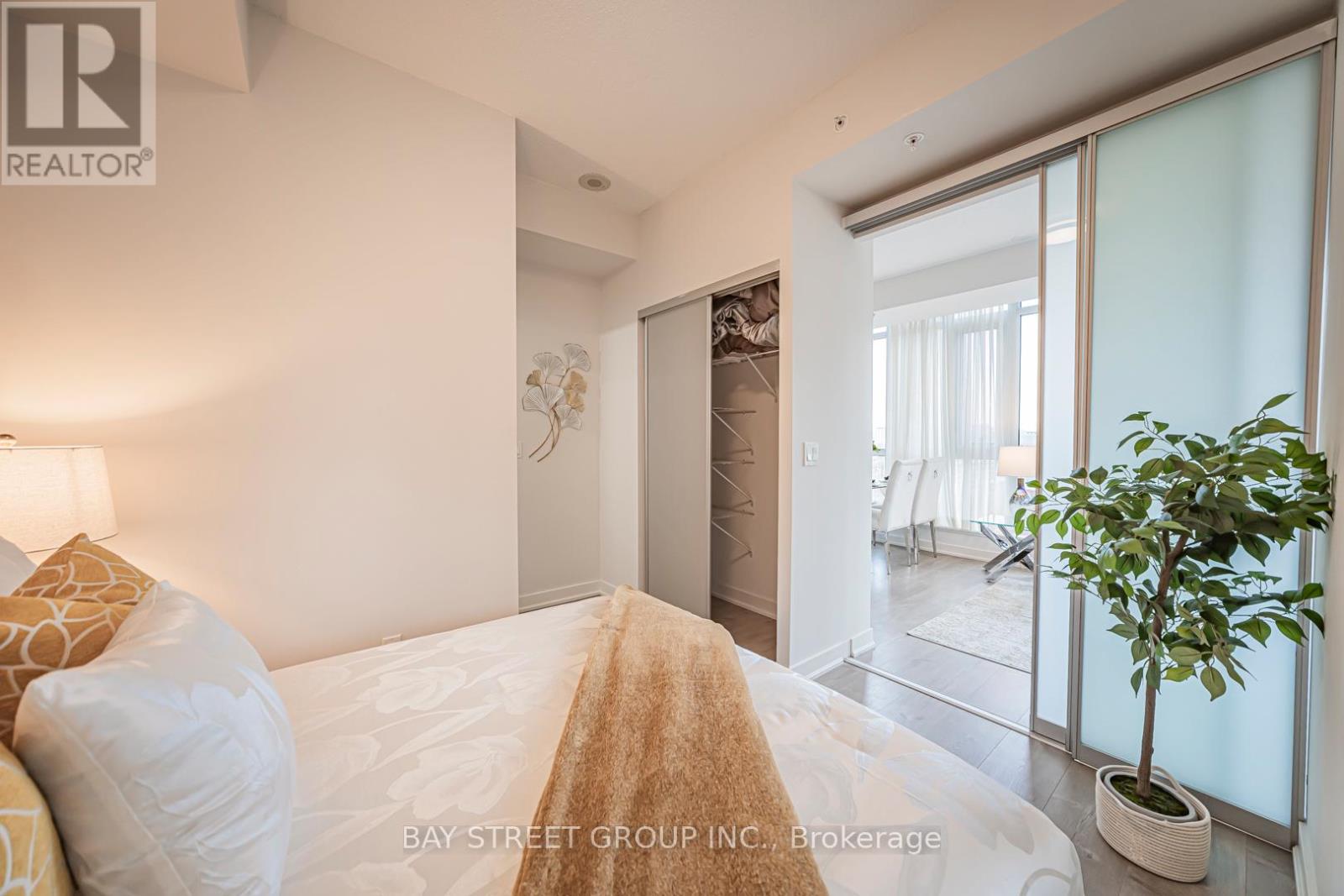 1502 - 30 Nelson Street, Toronto, Ontario  M5V 0H5 - Photo 7 - C13137916