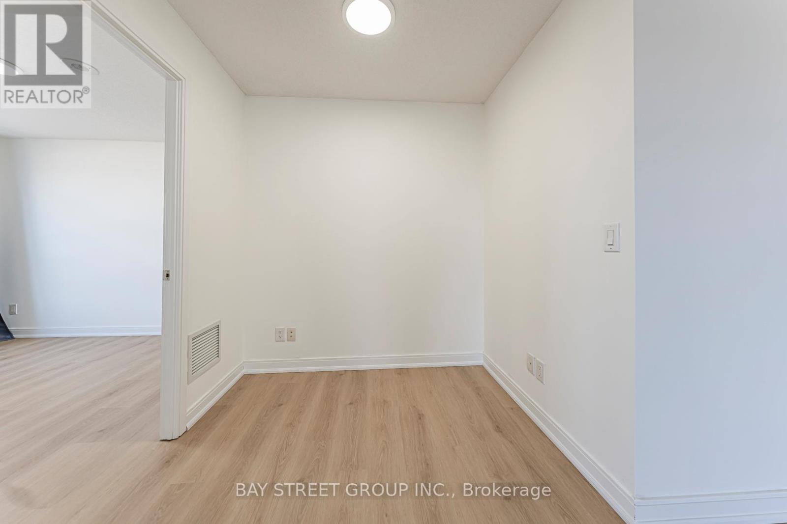 1508 - 151 Village Green Square, Toronto, Ontario  M1S 0K5 - Photo 11 - E13137920