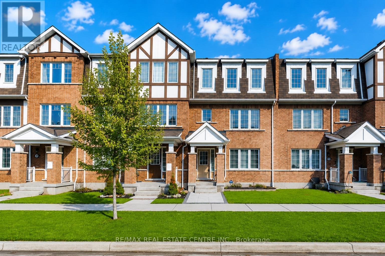 32 BLUEGILL CRESCENT, Whitby, Ontario