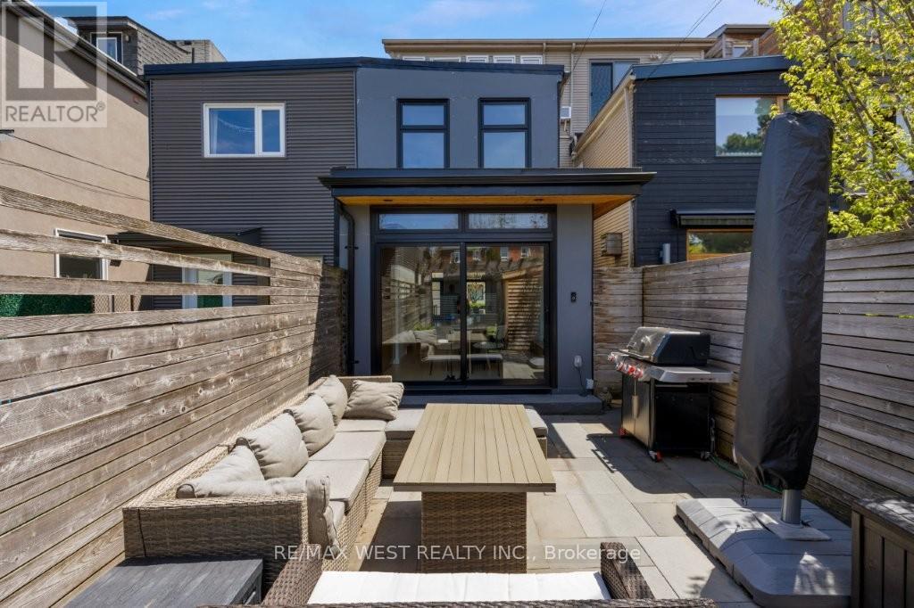 110 Fern Avenue, Toronto, Ontario  M6R 1K3 - Photo 16 - W13128978