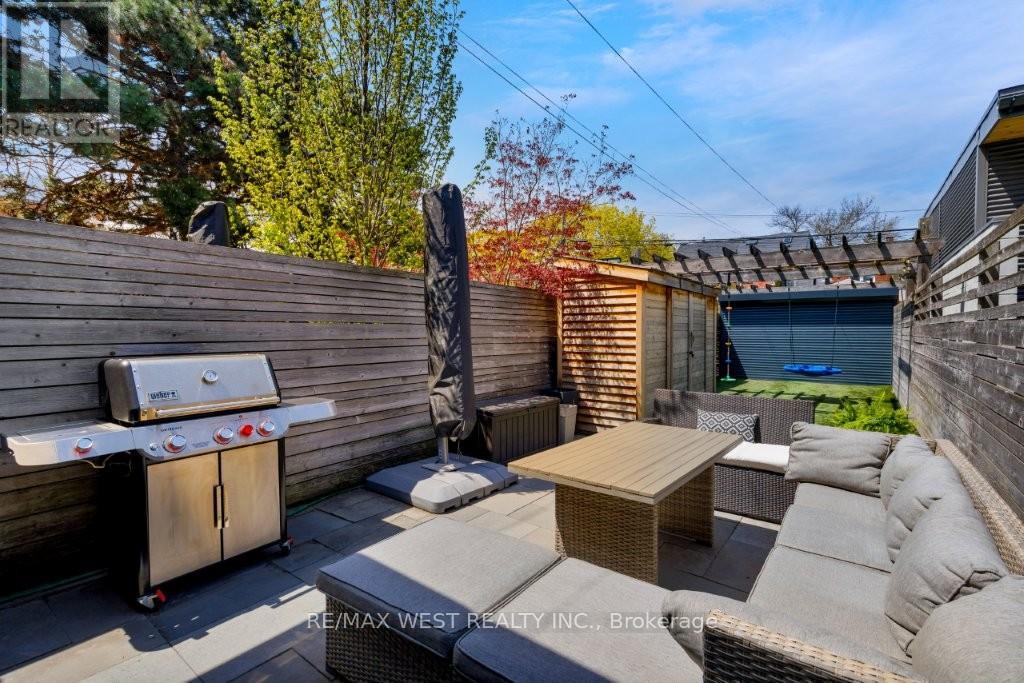 110 Fern Avenue, Toronto, Ontario  M6R 1K3 - Photo 15 - W13128978