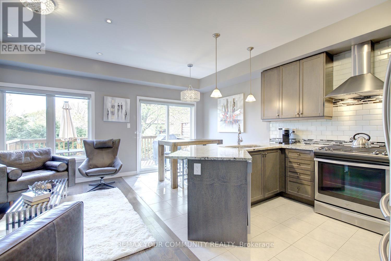 231 Appleton Court, Newmarket, Ontario  L3Y 0B8 - Photo 12 - N13137898