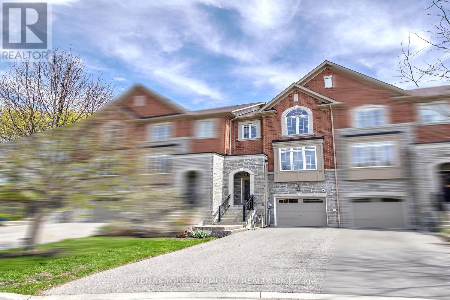231 Appleton Court, Newmarket, Ontario  L3Y 0B8 - Photo 3 - N13137898
