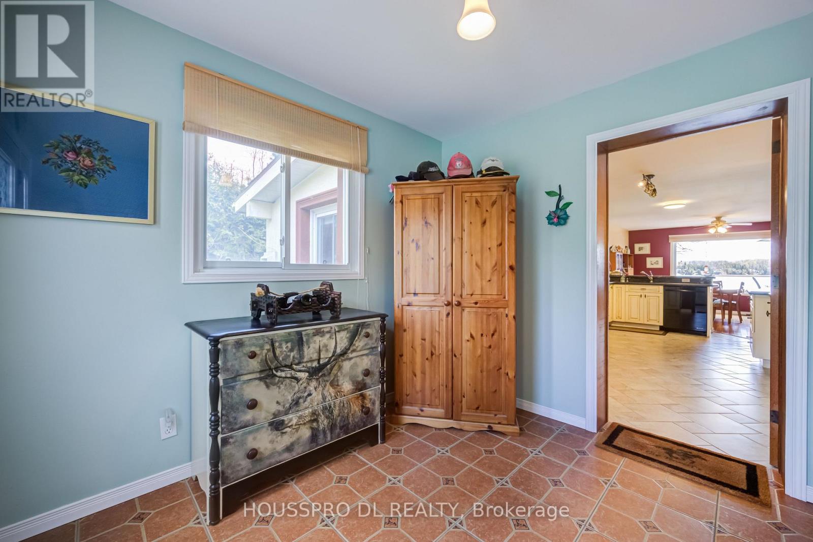 2683 Lakeshore Road E, Oro-Medonte, Ontario  L0L 1T0 - Photo 10 - S13137936