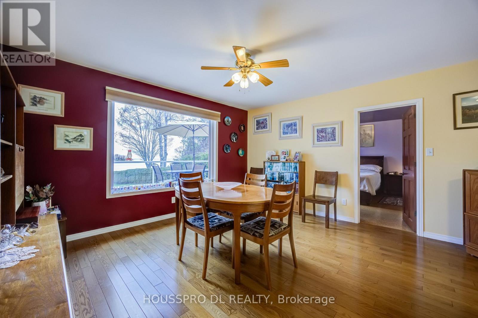 2683 Lakeshore Road E, Oro-Medonte, Ontario  L0L 1T0 - Photo 21 - S13137936